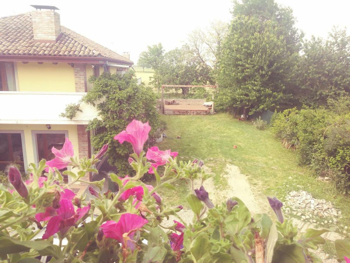 Ostello Le Tre Corone Calendasco Bagian luar foto